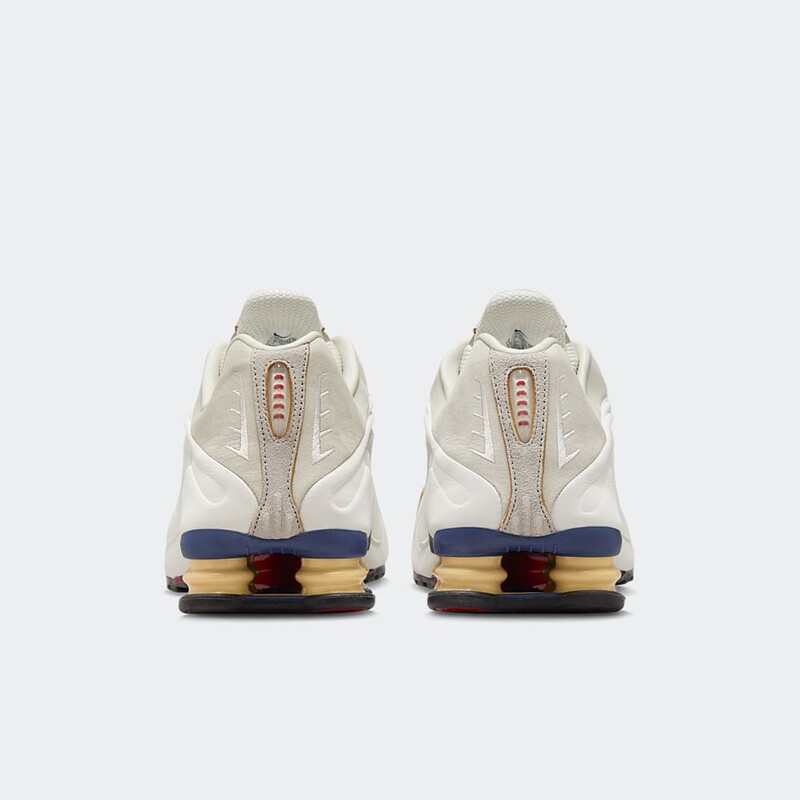 Nike Shox R4 "Phantom" | HQ3531-099