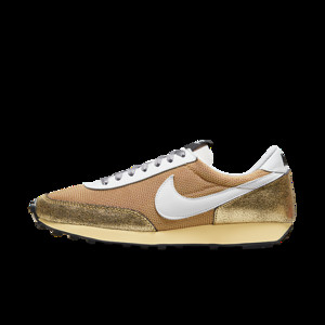 Nike on sale daybreak gold