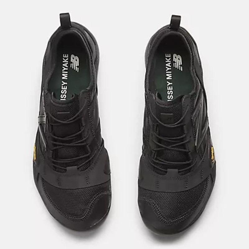 ISSEY MIYAKE x New Balance MT100V1 "Black" | MT10OIS