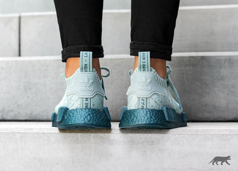 nmd r1 primeknit tactile green