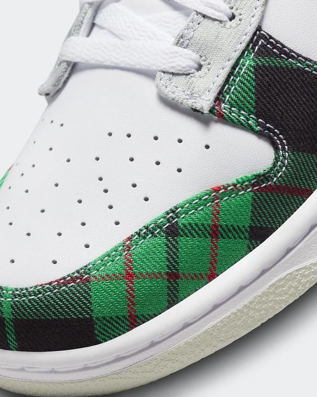 Nike Dunk Low Plaid | DV0827-100