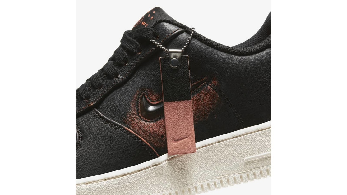 SNEAKER NEWS: New Nike Air Force 1s Come with Toothbrush