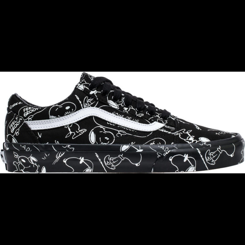 Vans old skool peanuts snoopy black sale