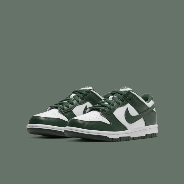 Nike Dunk Low Soon Available in "Spartan Green" Colourway