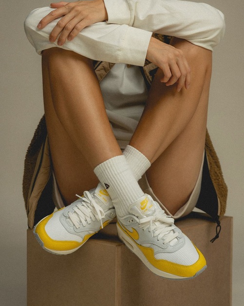 Nike air max 1 tour yellow