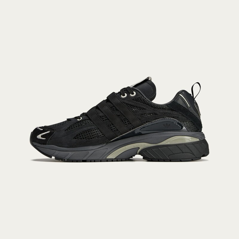 SFTM x adidas Adistar Cushion "Black" | JP8416