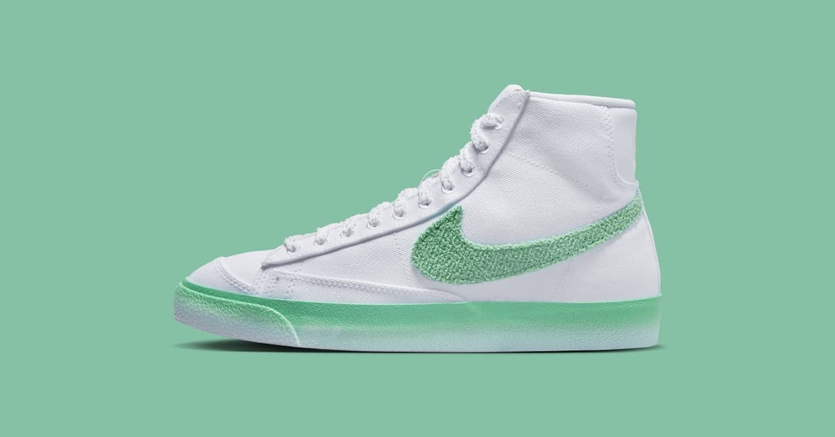 Chenille-Swooshes und Sohlen im Airbrush-Style zieren den Nike Blazer Mid