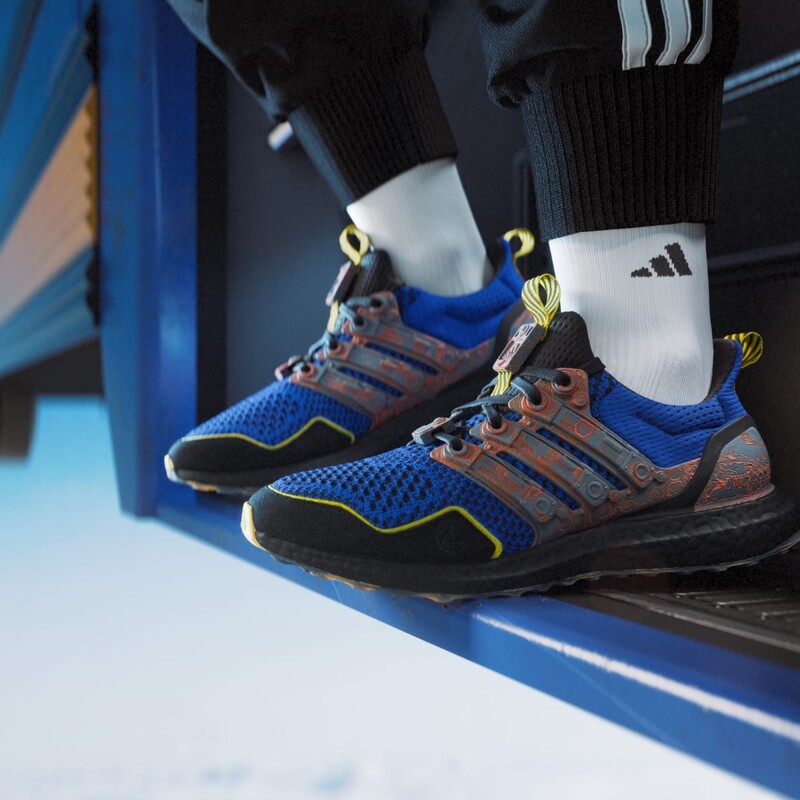 Fortnite x adidas Ultraboost 1.0 "Battle Bus" | JQ0713