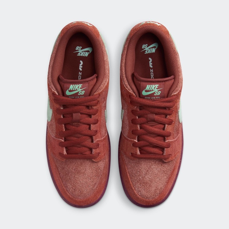 Nike SB Dunk Low "Mystic Red" | DV5429-601