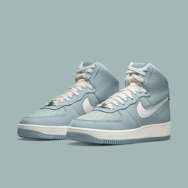 Mit diesem „Ocean Cube“ Colorway wirkt der Nike Air Force 1 High Sculpt elegant