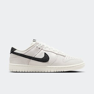 Nike Dunk Low SE "Sail/Black" | HQ3502-100