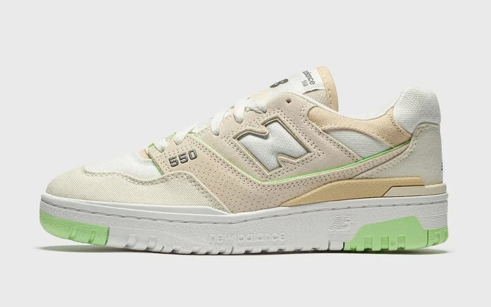 Bei dem New Balance 550 „Turtledove“ kommt Canvas zum Einsatz