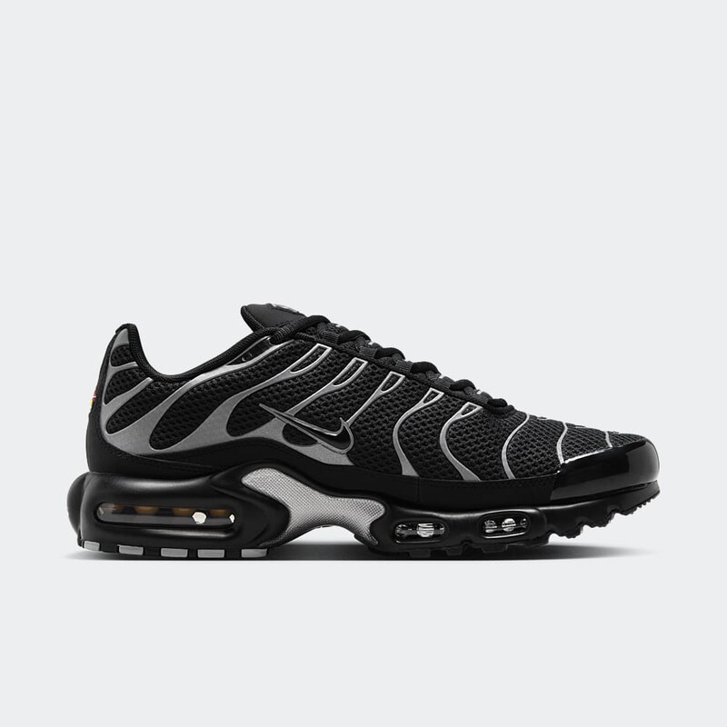 Air max plus black red online