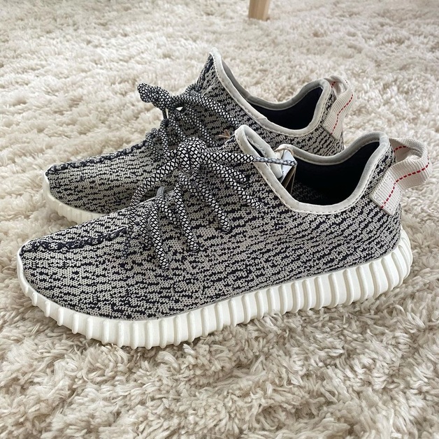 Adidas yeezy v2 turtle dove best sale