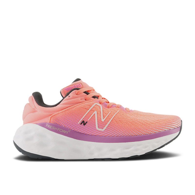 In diesem Beitrag zeigen wir euch weitere Details des New Balance 990 Pack X 840 'Grapefruit' | W840FLN