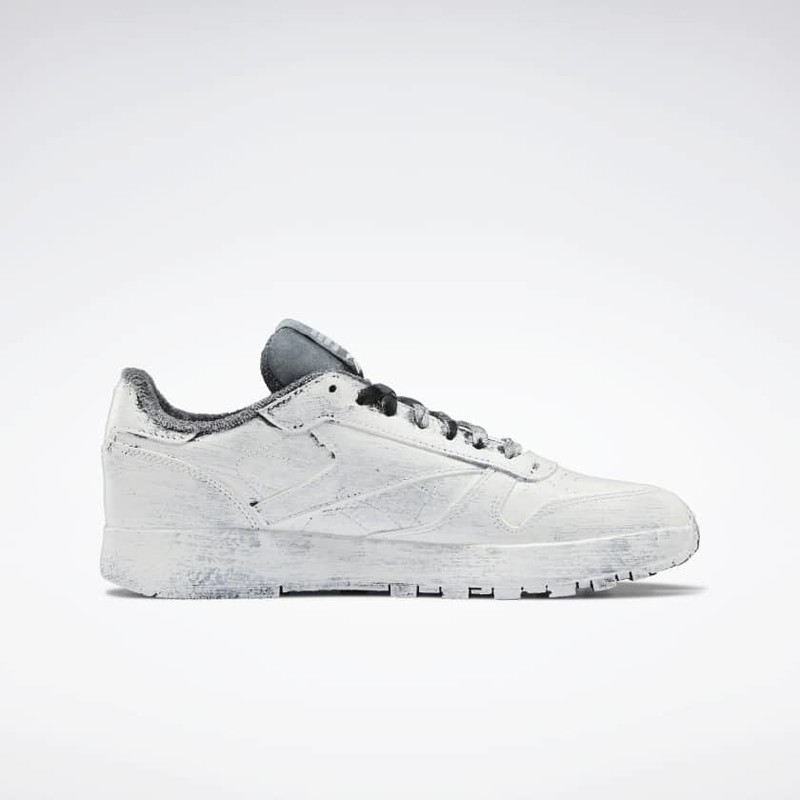 Maison Margiela x Reebok Classic Leather Tabi | H04859