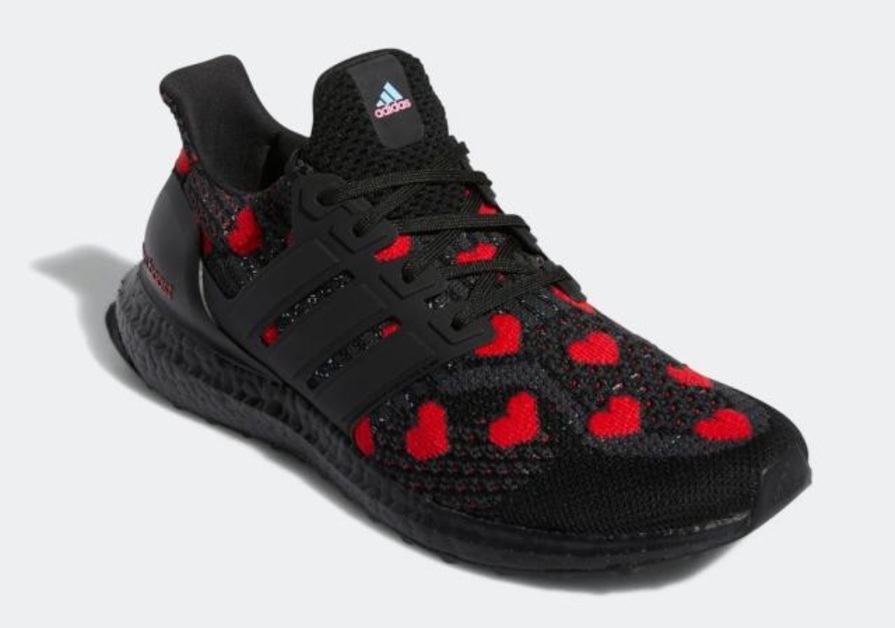 Zum Valentinstag 2022 erhält der adidas Ultraboost 5.0 DNA einen speziellen Valentinstags-Colorway