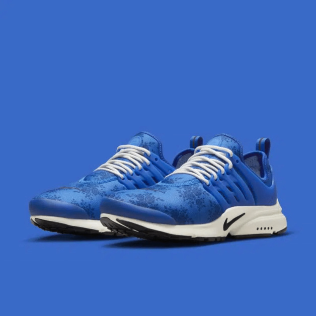 A Unique "Blue Rose" Print Covers This Nike Air Presto