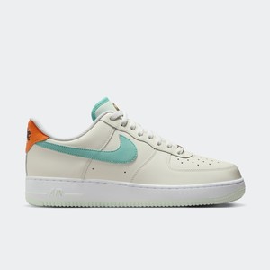 Nike Evergreens such as the Air Force 1 Low in white Low "Be The One" | HM3728-131