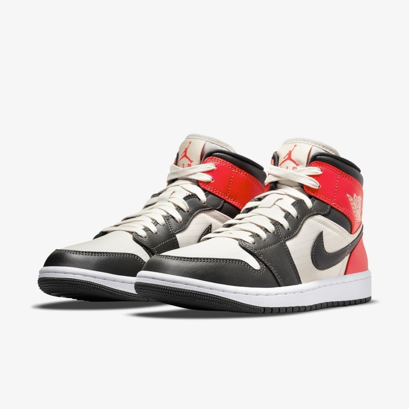 Air Jordan 1 Mid Newsprint | DQ6078-100