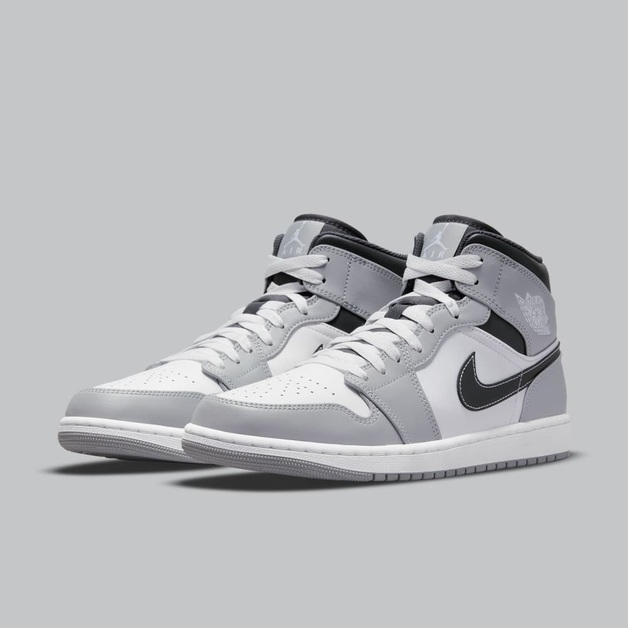 Light Smoke Grey kehrt auf dem Air Jordan 1 Mid zuruck Grailify