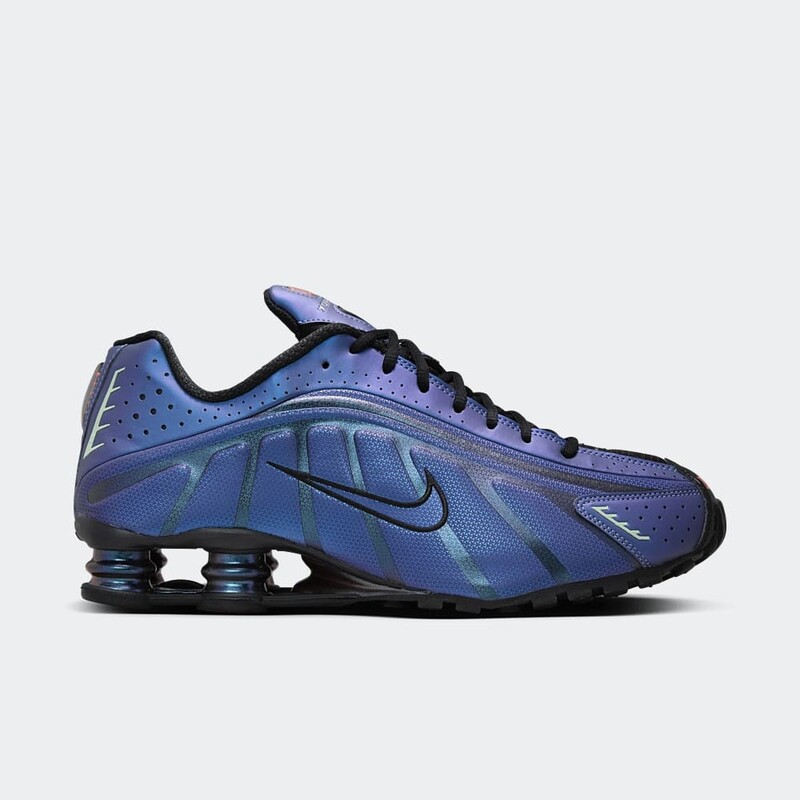 Nike Shox R4 "Iridescent" | HQ3446-001