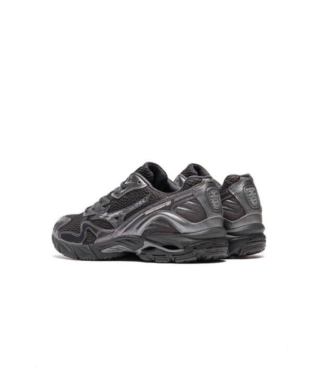 Mizuno Wave Rider 10 "Black" | D1GA243108