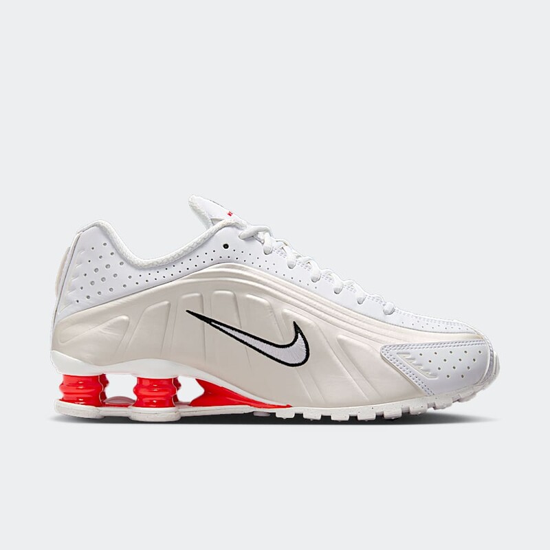 Nike Shox R4 "White/Picante Red" | AR3565-103