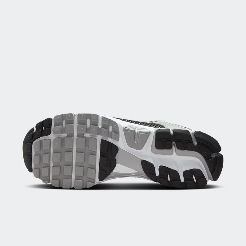 Nike Zoom Vomero 5 "Metallic Silver/Black" | FJ4151-004