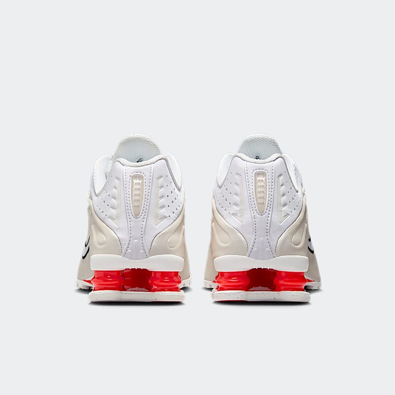 Nike Shox R4 "White/Picante Red" | AR3565-103