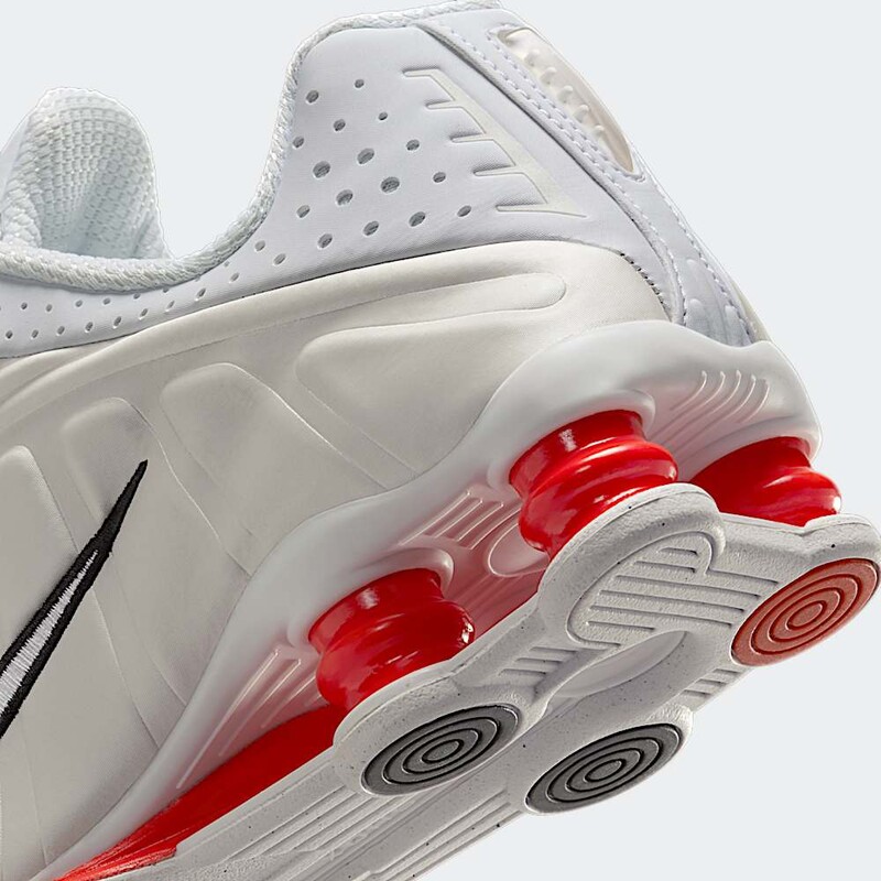 Nike Shox R4 "White/Picante Red" | AR3565-103