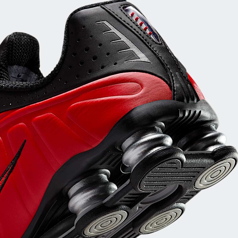 Nike Shox R4 "Bred" | HQ1988-600