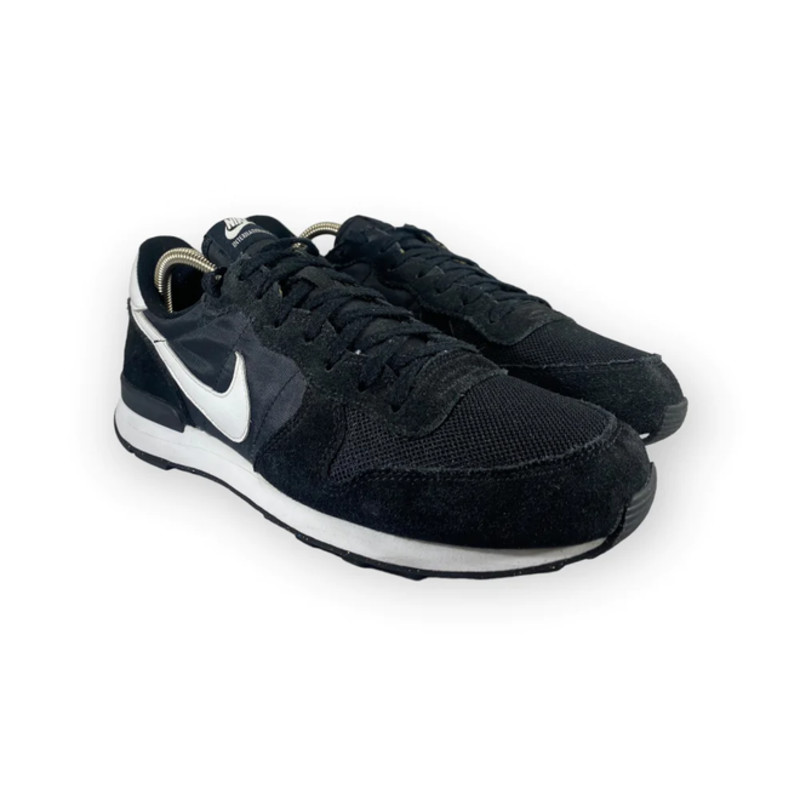 Nike internationalist outlet id