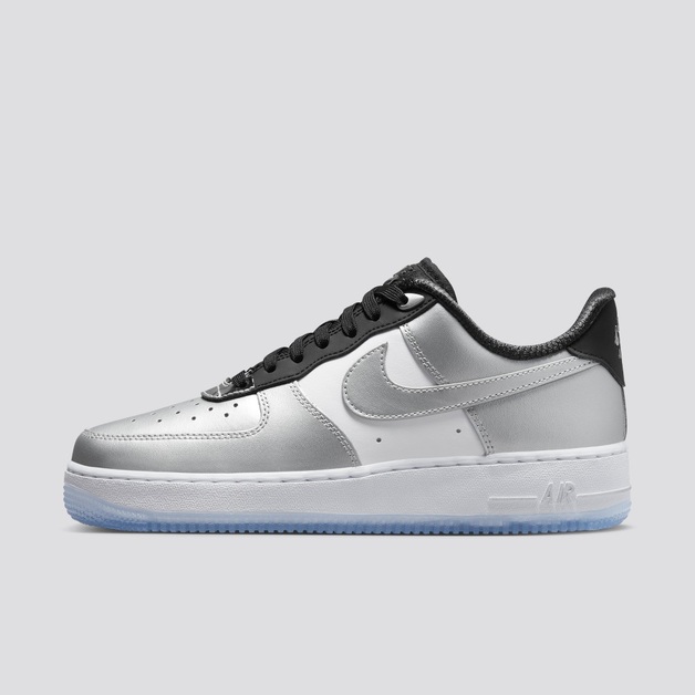 Hol dir in 2023 den metallischen Nike Air Force 1 ’07 SE „Chrome“