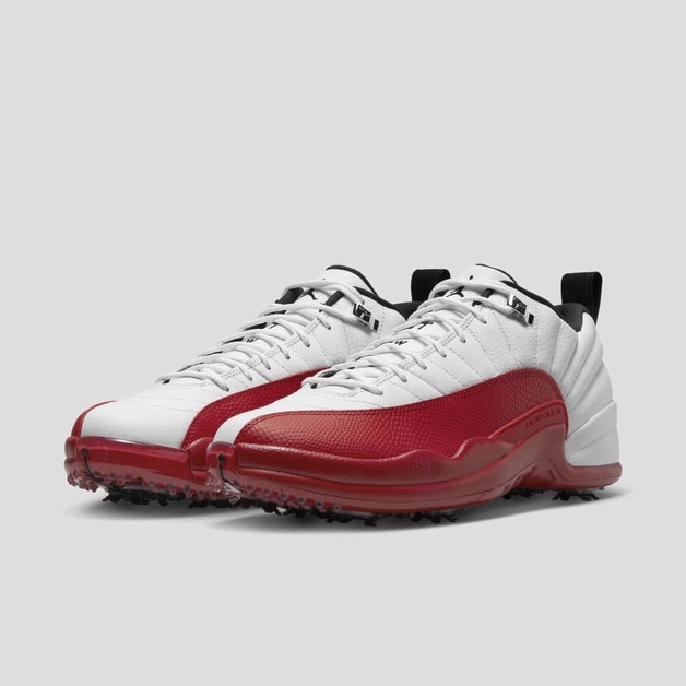 Jordan Brands Golf-Linie wächst um einen roten Air Jordan 12 Low