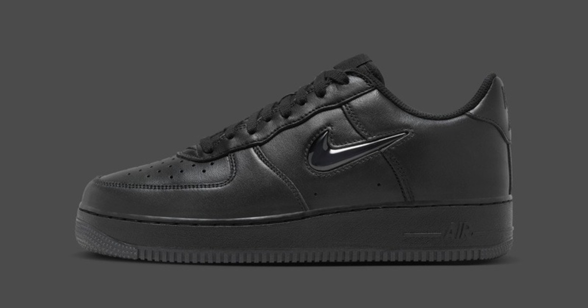 Detailed Images of the Nike Air Force 1 "Jewel Black"