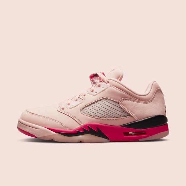 Im Januar 2022 droppt der Air Jordan 5 Low WMNS „Arctic Orange“