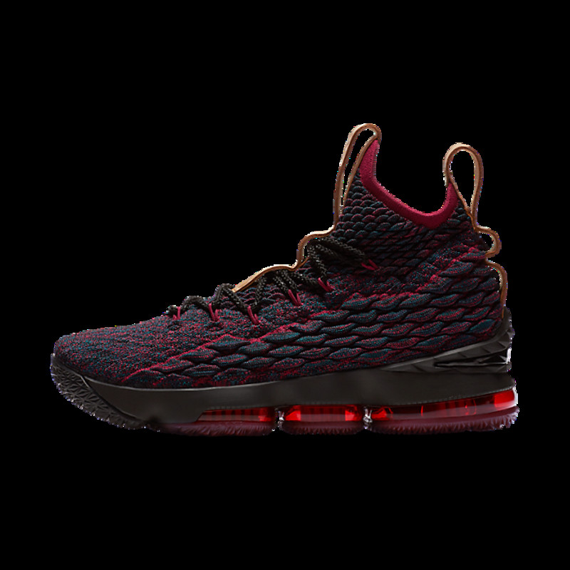 New heights best sale lebron 15