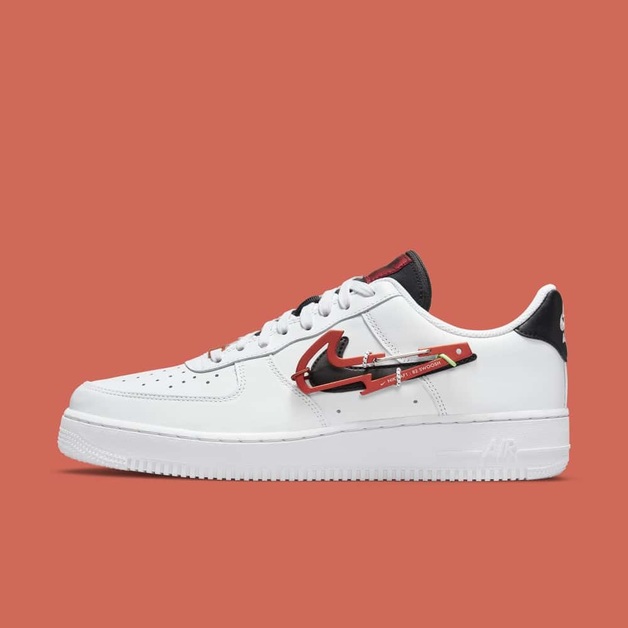 Neuer Nike Air Force 1 hat Swooshes mit Karabinerhaken