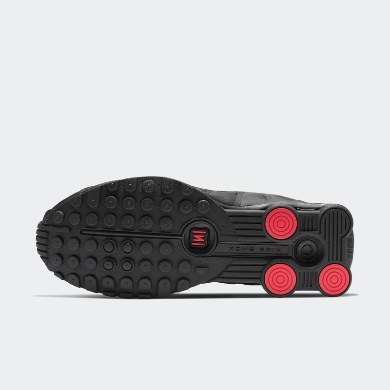 Nike Shox R4 "Black" | AR3565-004