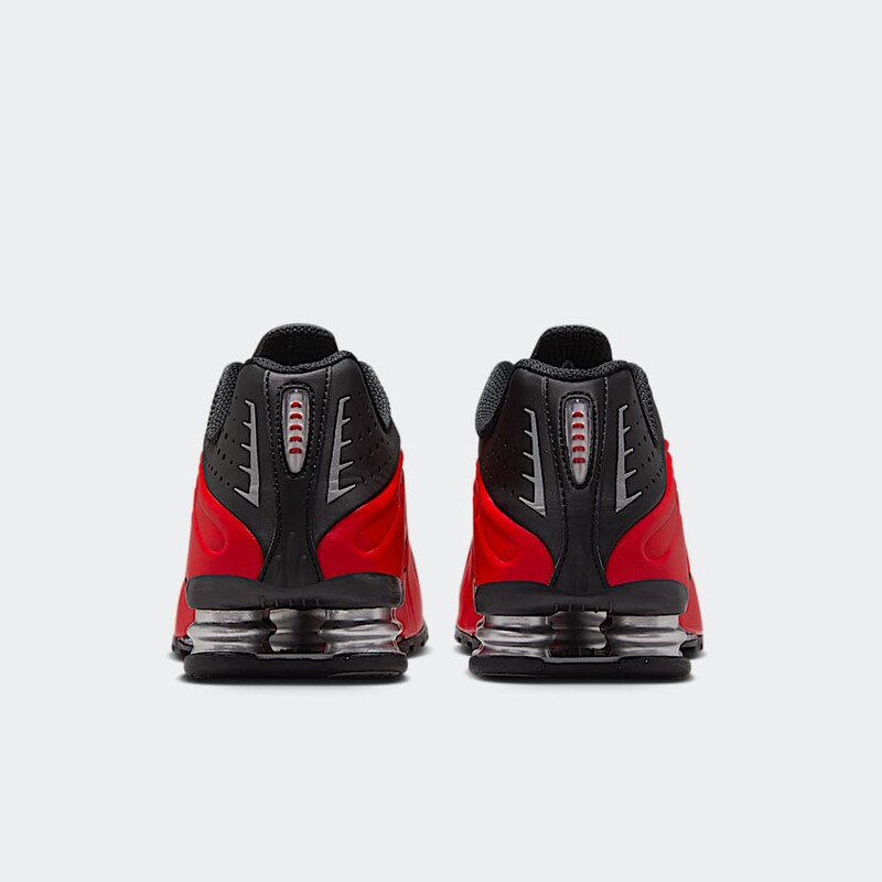 Nike Shox R4 "Bred" | HQ1988-600