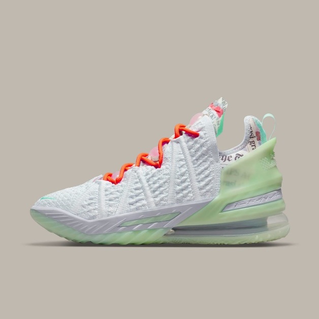 Ein zweiter Diana Taurasi x Nike LeBron 18 PE