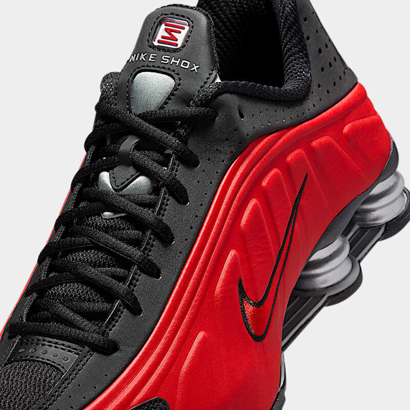 Nike Shox R4 "Bred" | HQ1988-600